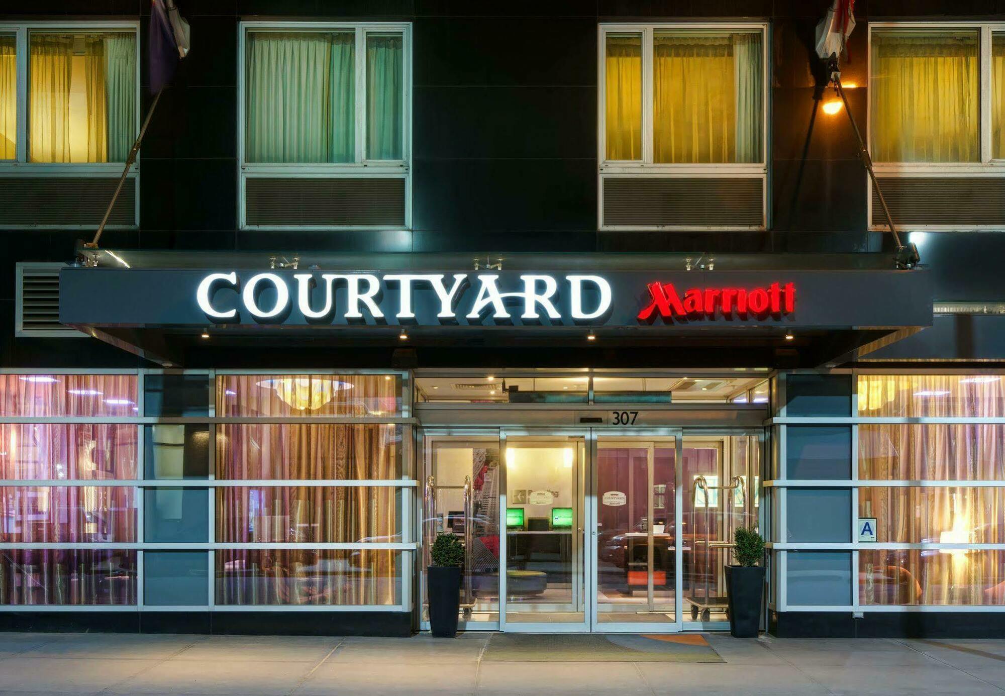 Courtyard By Marriott Times Square West Hotell New York Exteriör bild